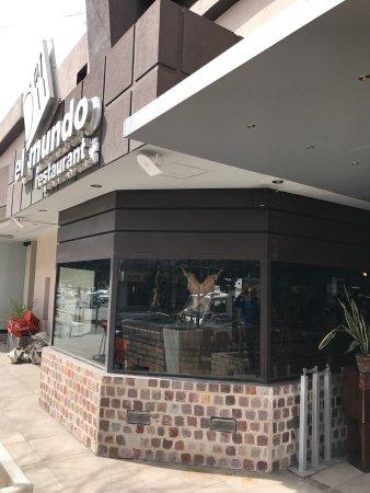 El Mundo Restaurant
